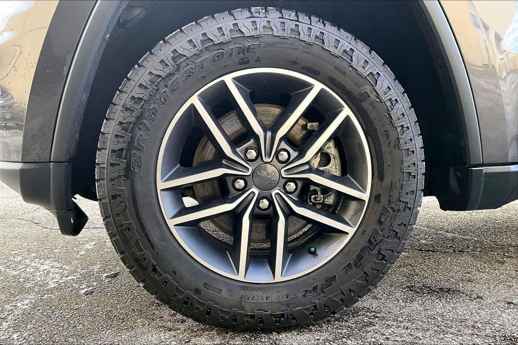 used 2021 Jeep Grand Cherokee car, priced at $23,742