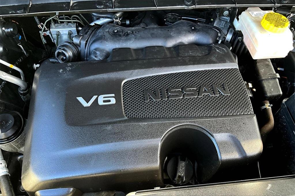 2022 Gun Metallic Nissan Pathfinder