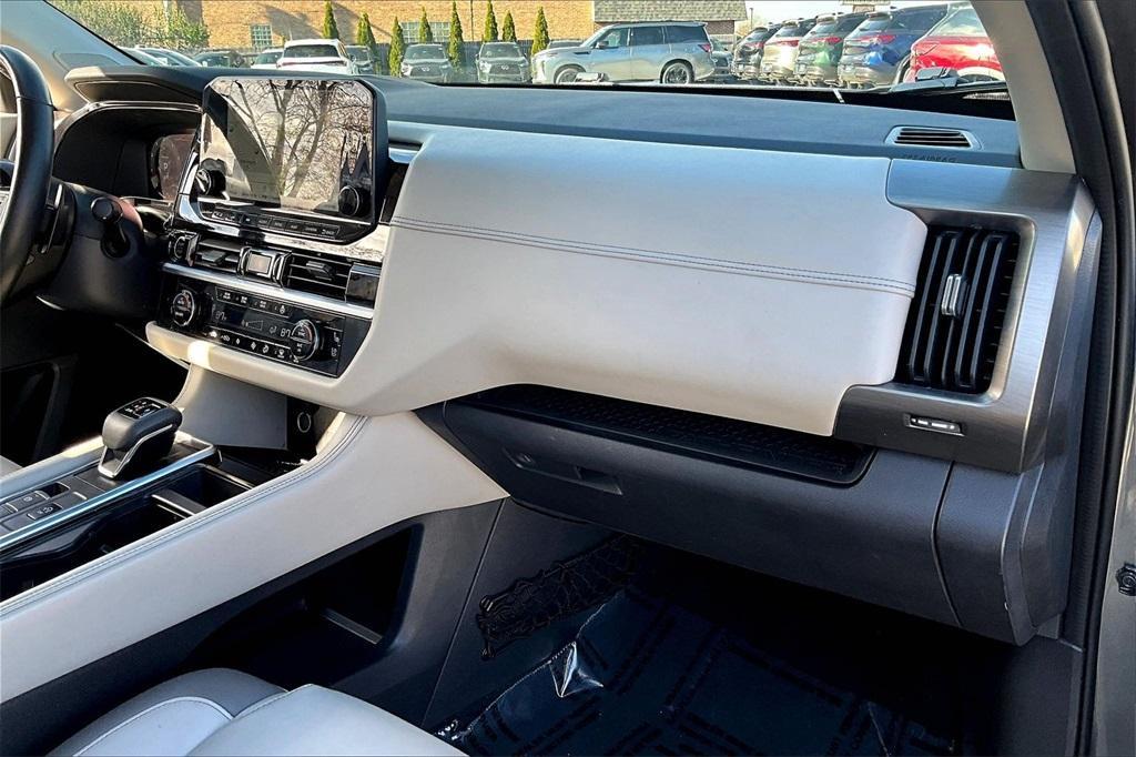 2022 Gun Metallic Nissan Pathfinder