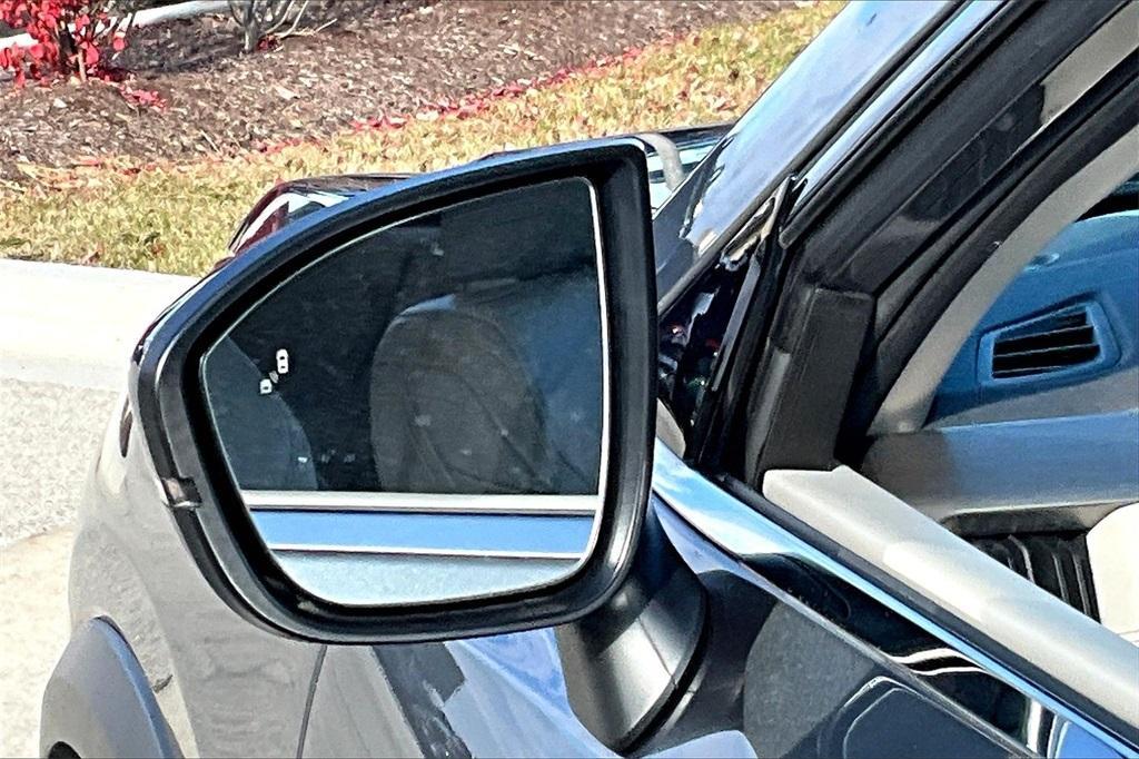 2022 Gun Metallic Nissan Pathfinder