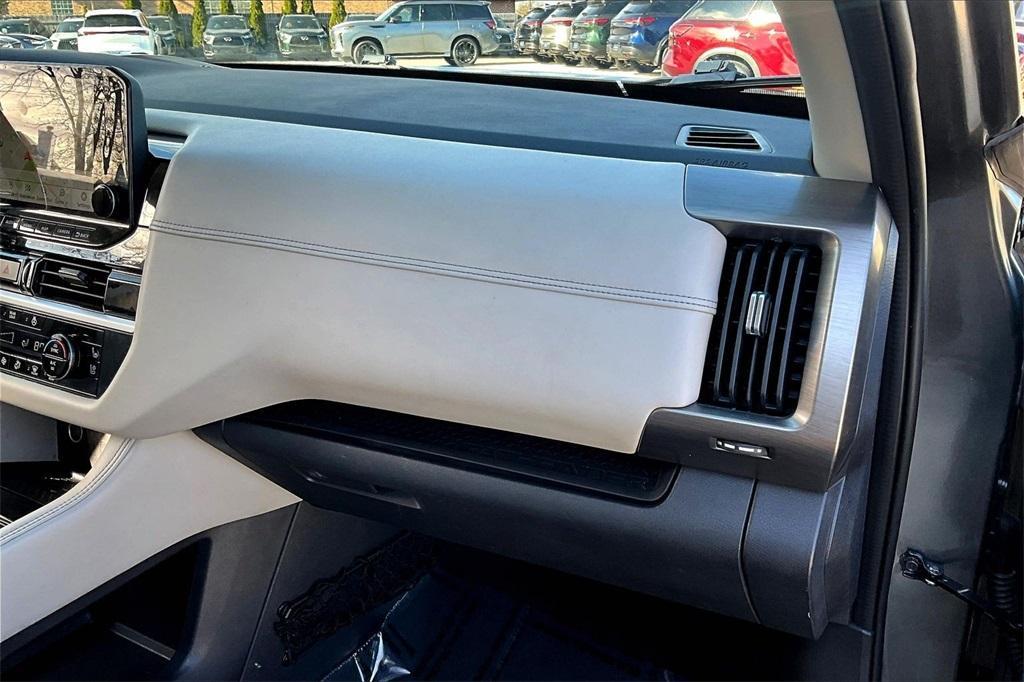 2022 Gun Metallic Nissan Pathfinder