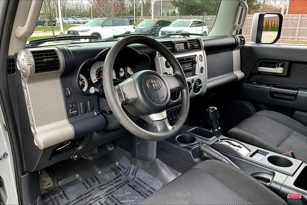 used 2007 Toyota FJ Cruiser car, priced at $9,980