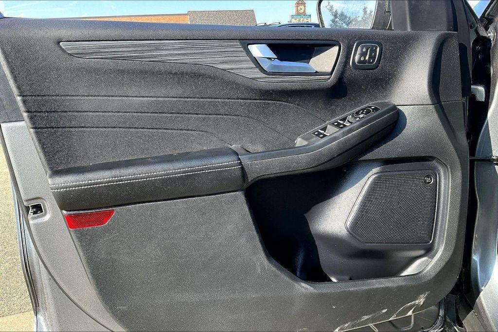 used 2023 Ford Escape car, priced at $25,492