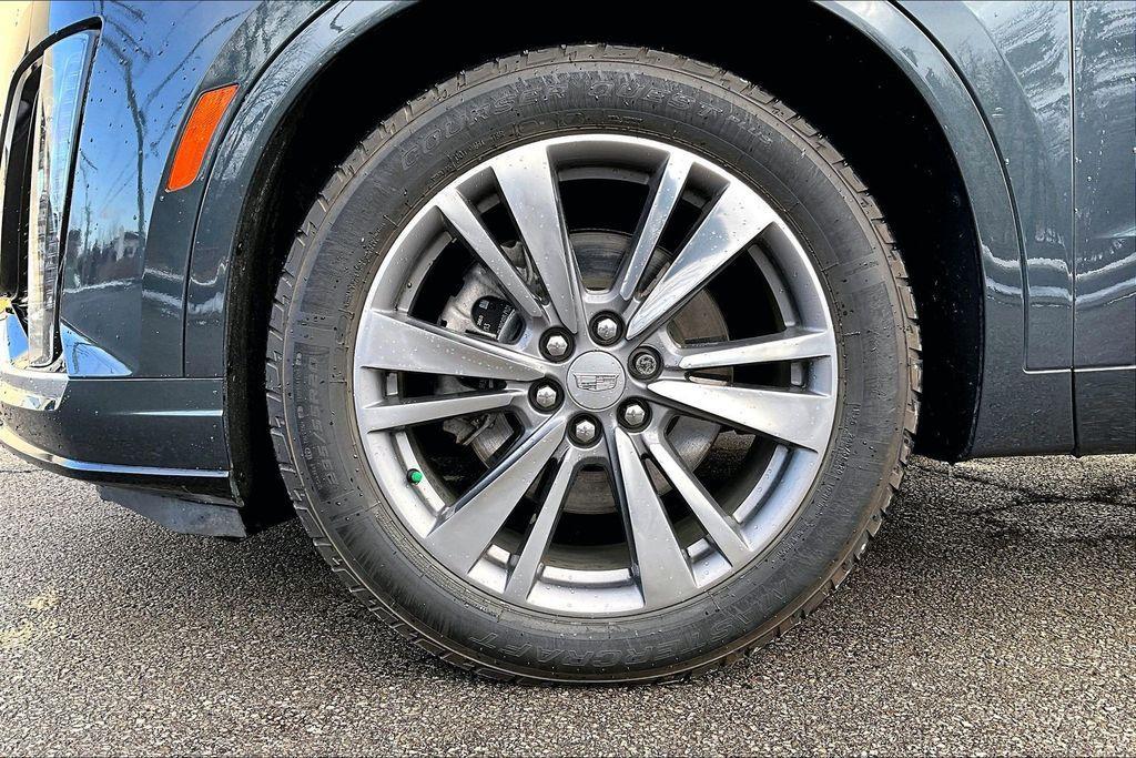 used 2021 Cadillac XT6 car, priced at $25,982