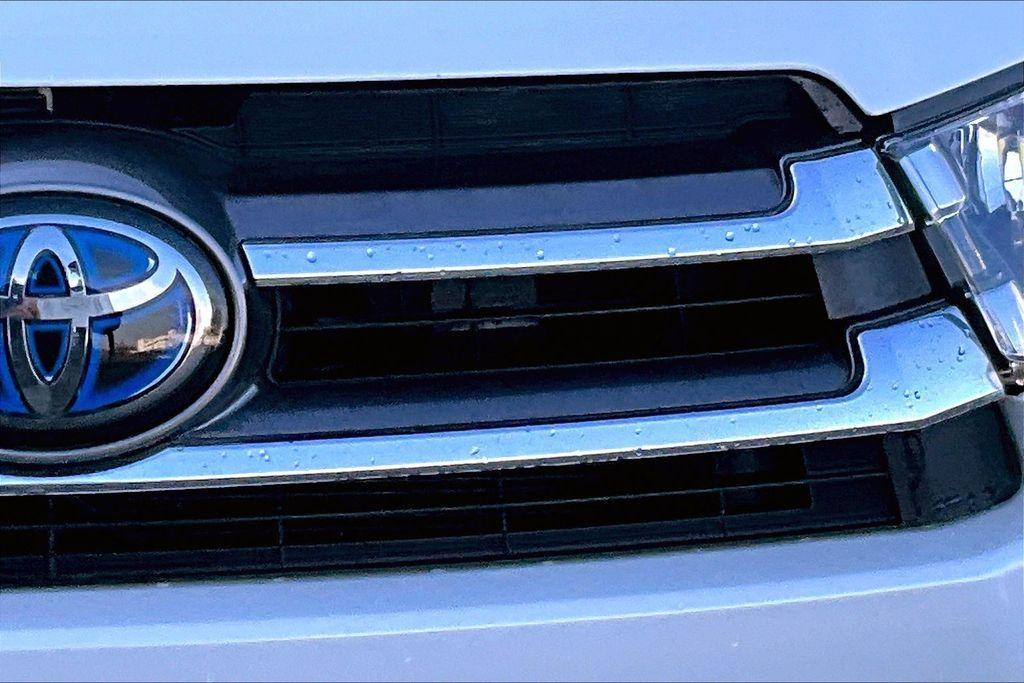 used 2017 Toyota Highlander Hybrid car, priced at $28,959