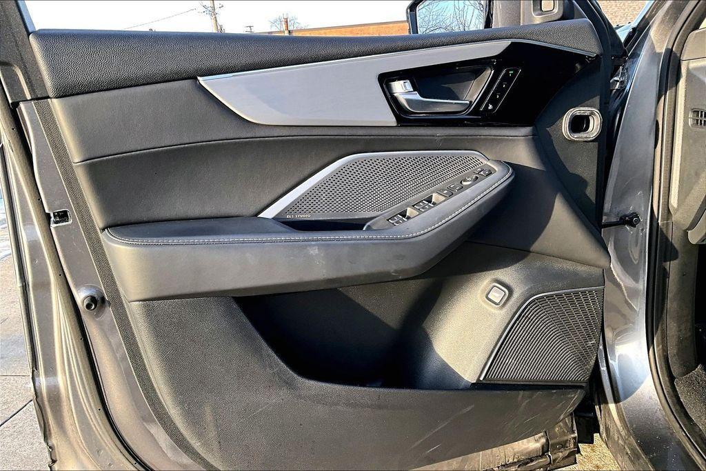 used 2023 Acura MDX car, priced at $34,402