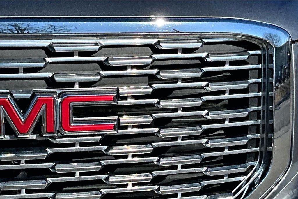 used 2018 GMC Yukon car, priced at $32,999