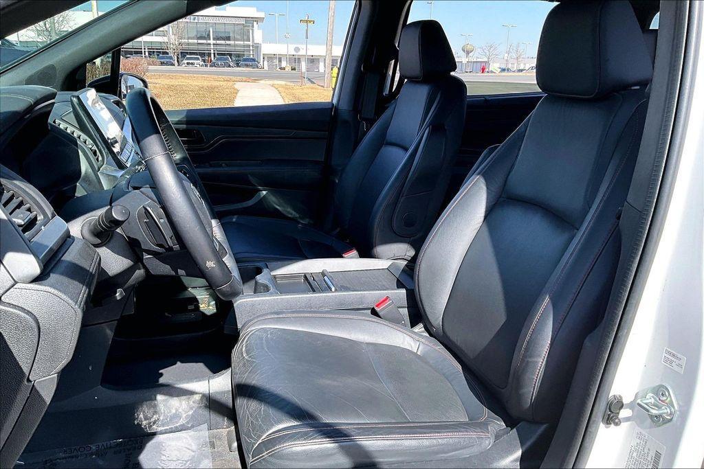 used 2023 Honda Odyssey car, priced at $31,894