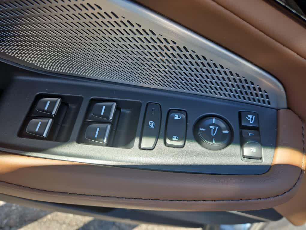 used 2024 Acura MDX car, priced at $46,358