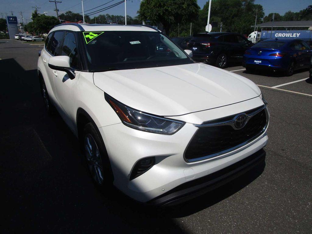 used 2021 Toyota Highlander car, priced at $28,797