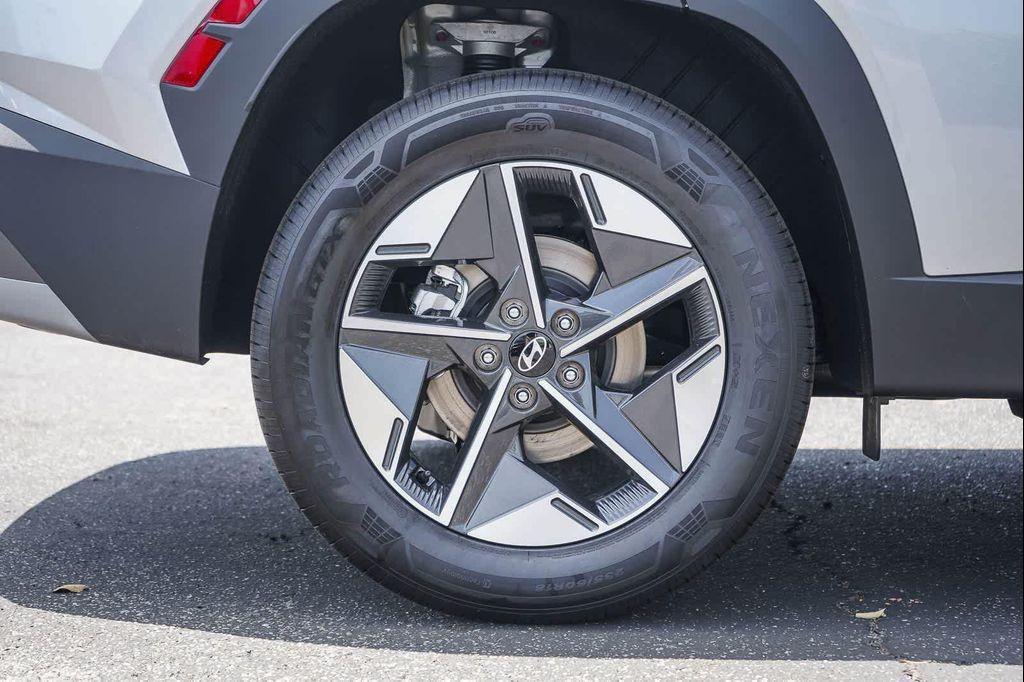 new 2026 Hyundai TUCSON Hybrid car, priced at $33,075