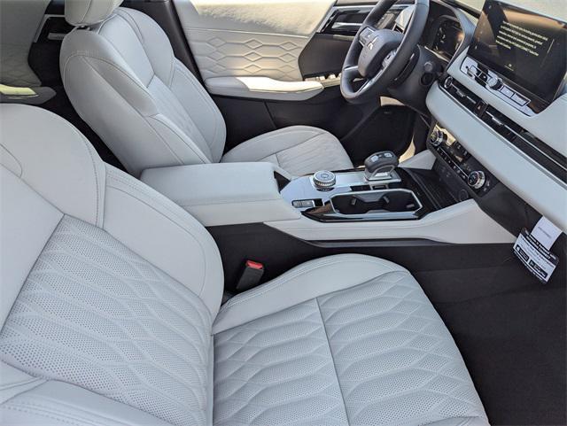 new 2025 Mitsubishi Outlander car, priced at $41,625