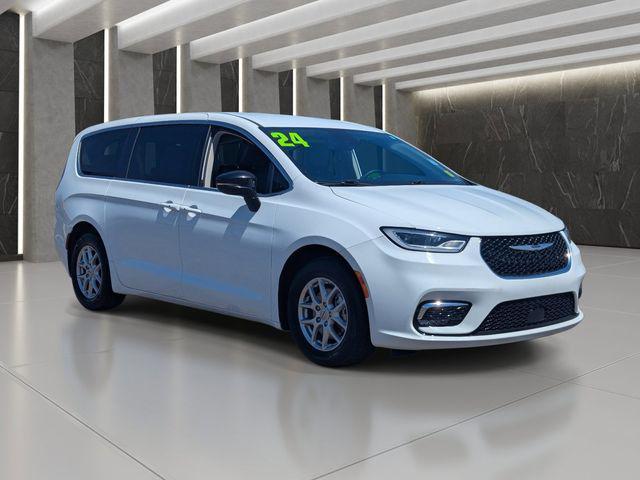 used 2024 Chrysler Pacifica car, priced at $25,986
