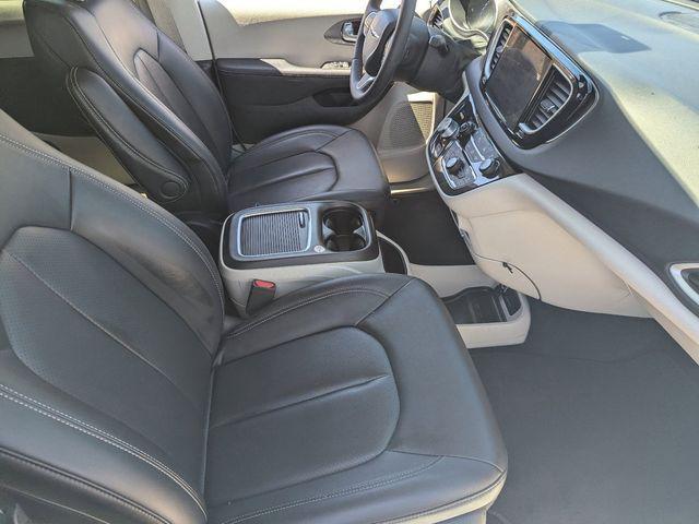 used 2024 Chrysler Pacifica car, priced at $25,986