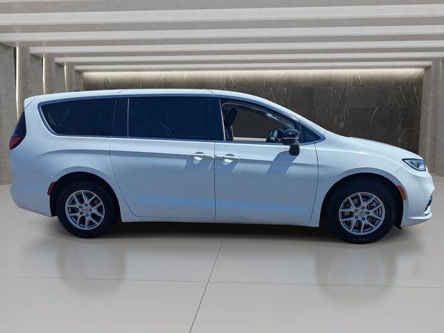 used 2024 Chrysler Pacifica car, priced at $25,986