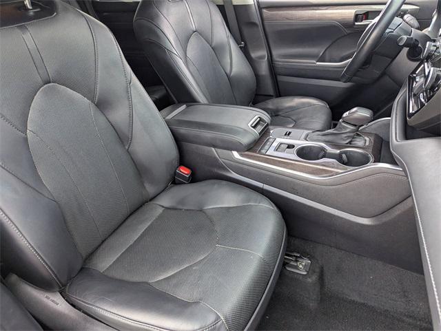 used 2021 Toyota Highlander car, priced at $28,559