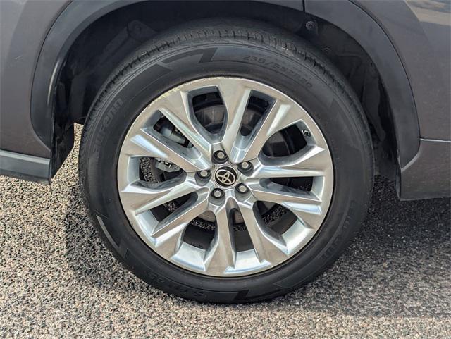 used 2021 Toyota Highlander car, priced at $28,559