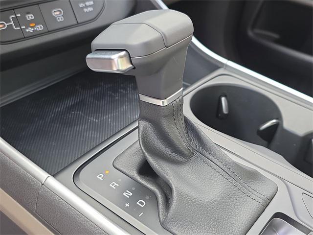 new 2025 Kia Carnival car, priced at $40,250