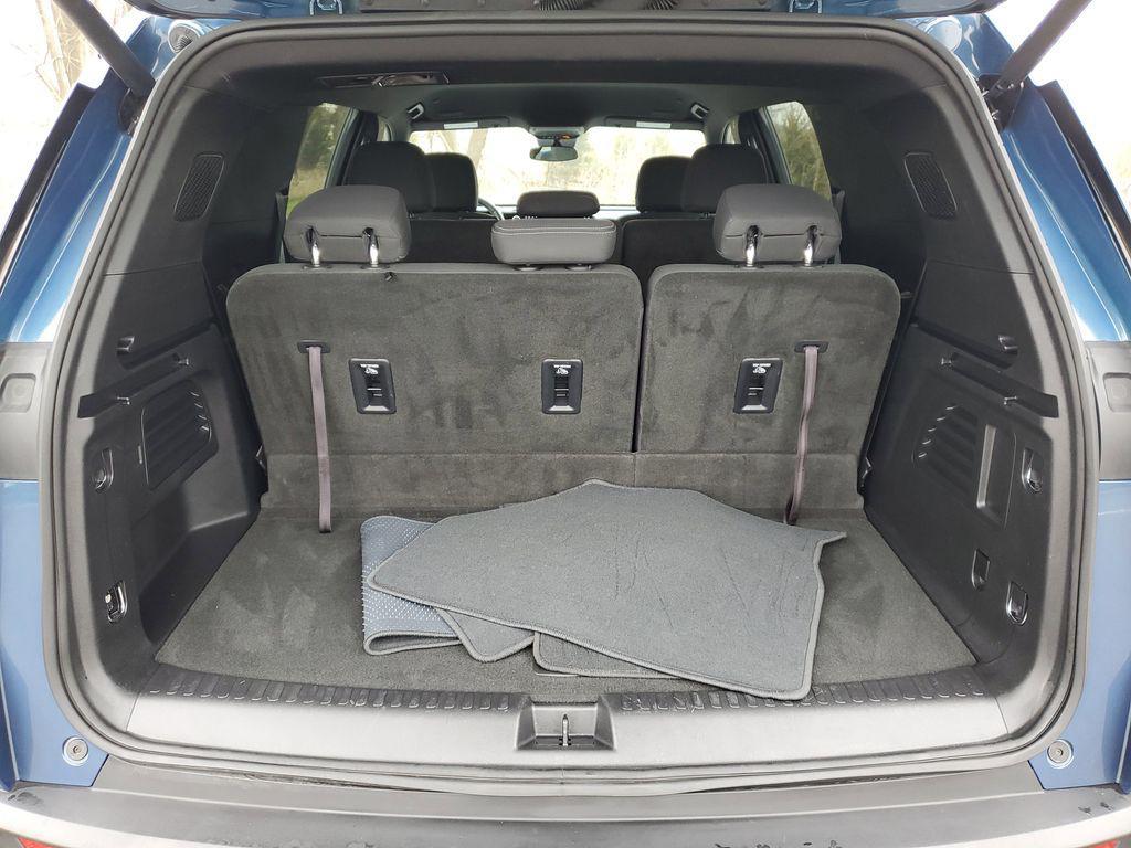 used 2024 Chevrolet Traverse car, priced at $31,631