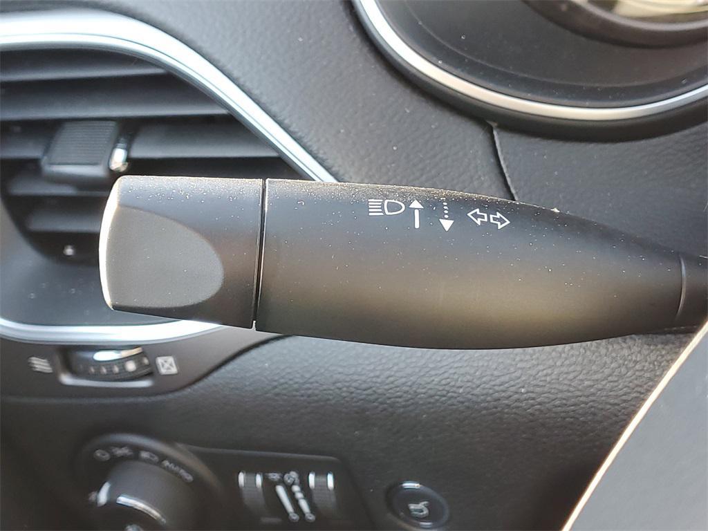 used 2022 Jeep Cherokee car, priced at $21,730