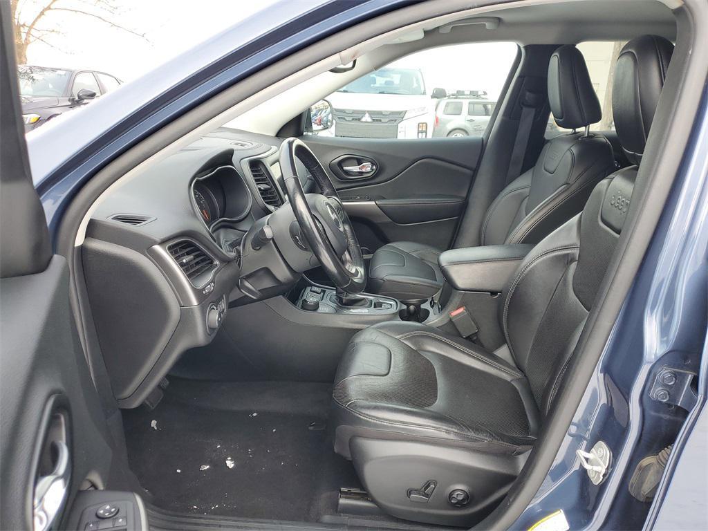 used 2020 Jeep Cherokee car, priced at $15,995