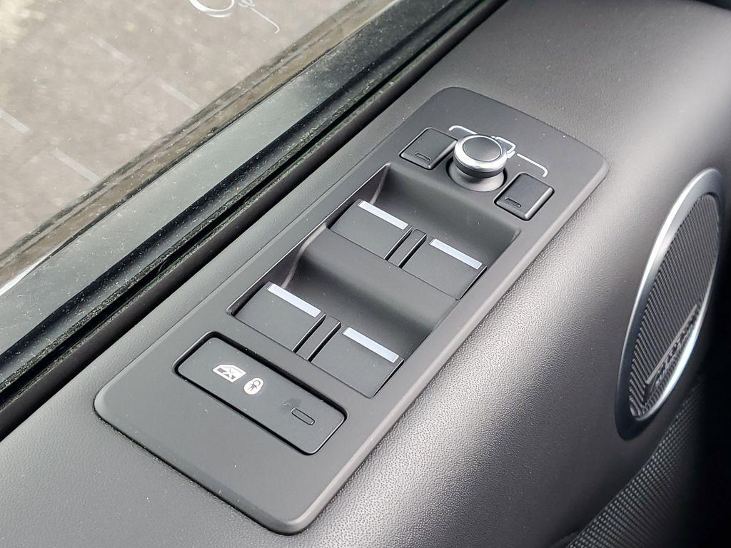 used 2020 Land Rover Discovery car, priced at $27,564