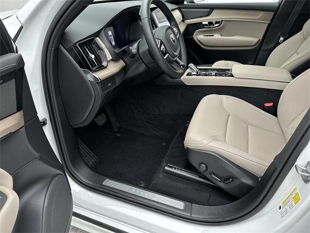 new 2025 Volvo XC90 car, priced at $65,511