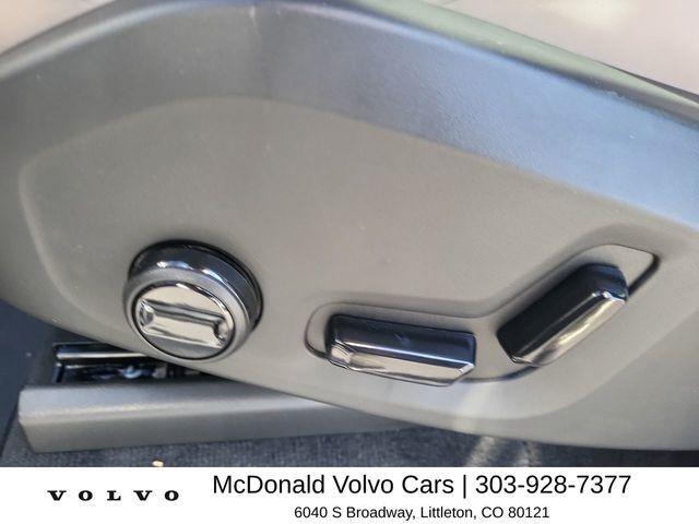 new 2025 Volvo XC90 car, priced at $55,521