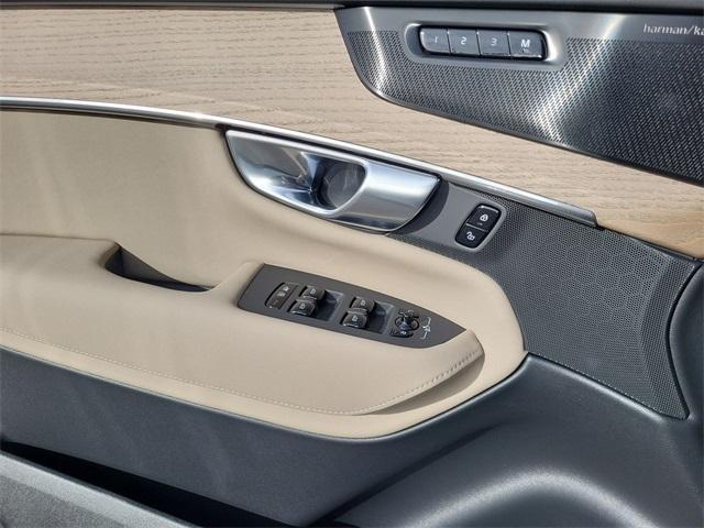 new 2026 Volvo XC90 car, priced at $71,825