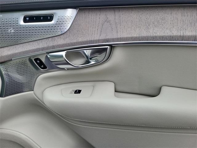new 2025 Volvo XC90 car, priced at $76,054