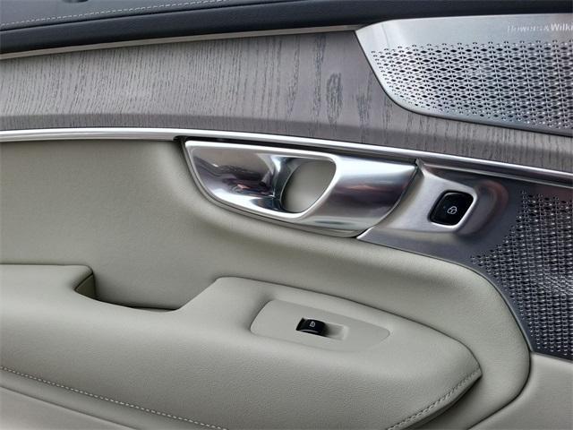 new 2025 Volvo XC90 car, priced at $76,054