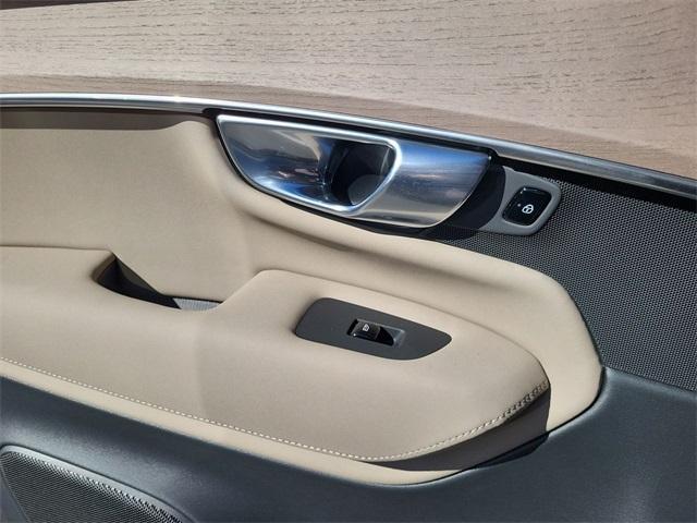 new 2025 Volvo EX90 car, priced at $86,349