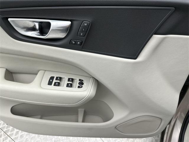 new 2025 Volvo XC60 car, priced at $39,489