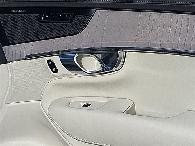 new 2026 Volvo XC90 car, priced at $75,155