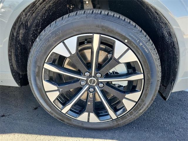 new 2026 Volvo XC60 Plug-In Hybrid car, priced at $69,285