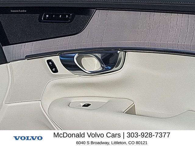 new 2026 Volvo XC90 car, priced at $75,270