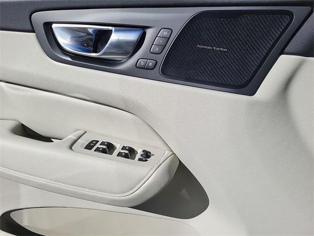 new 2026 Volvo XC60 Plug-In Hybrid car, priced at $75,235