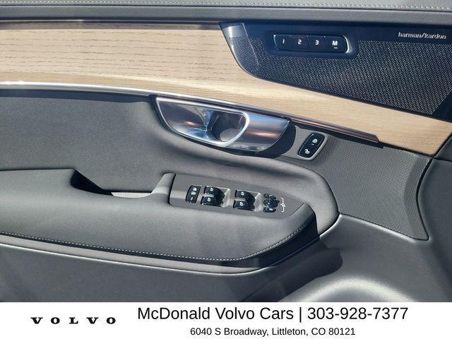 new 2026 Volvo XC90 car, priced at $71,905