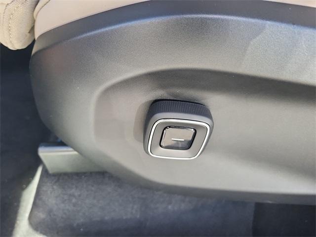 new 2025 Volvo EX90 car, priced at $86,899