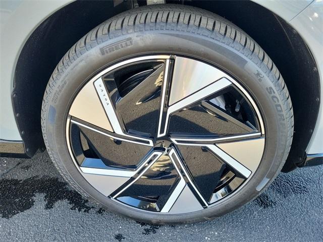 new 2025 Volvo EX90 car, priced at $86,899