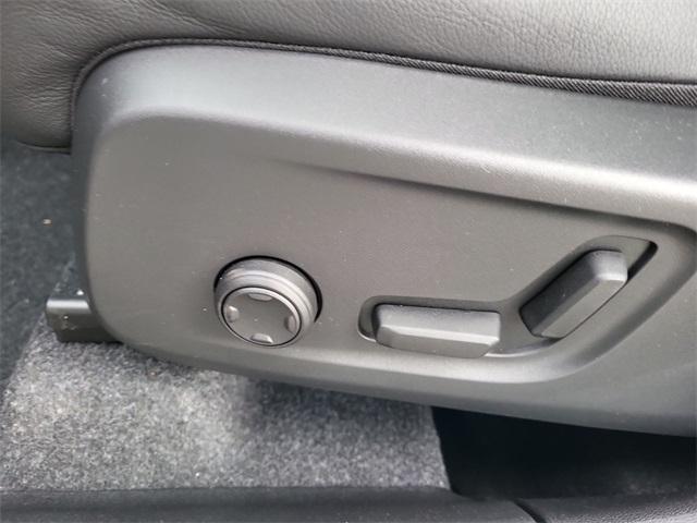 new 2026 Volvo XC40 car