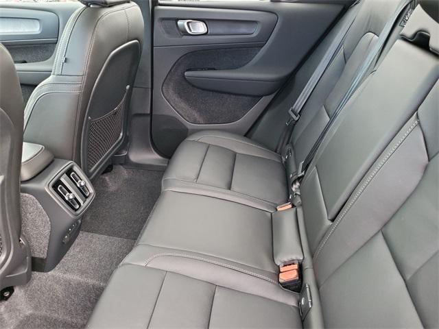 new 2026 Volvo XC40 car