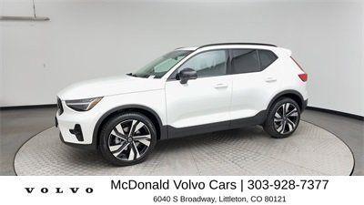 new 2025 Volvo XC40 car, priced at $38,187