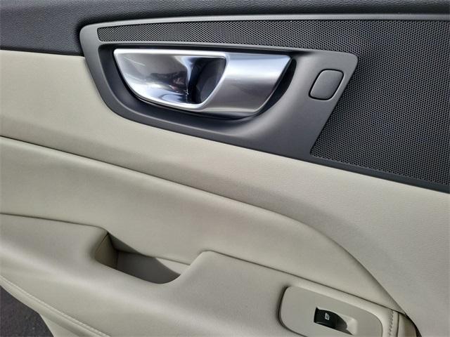 new 2026 Volvo XC60 car, priced at $63,935