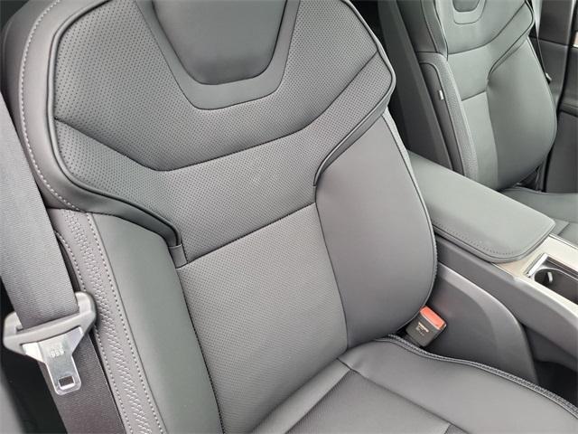 new 2025 Volvo EX90 car, priced at $89,795