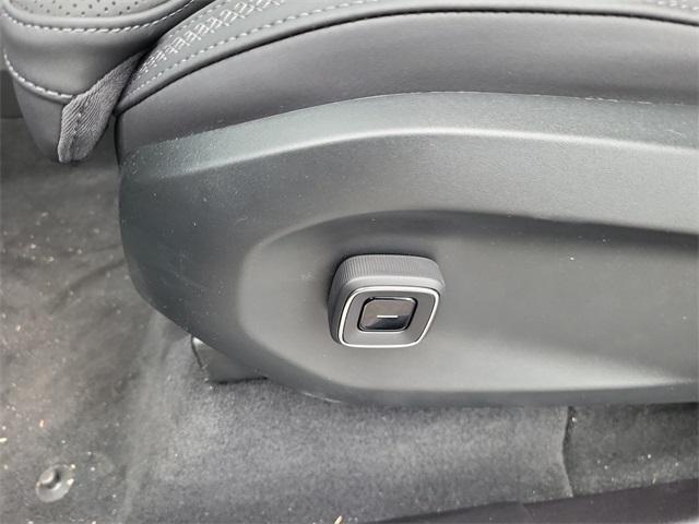 new 2025 Volvo EX90 car, priced at $89,795