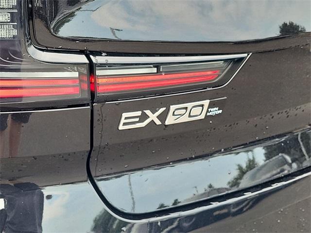 new 2025 Volvo EX90 car, priced at $89,795
