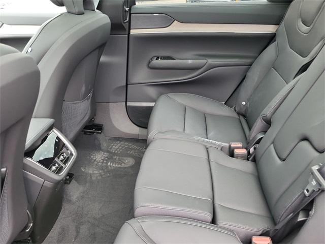 new 2025 Volvo EX90 car, priced at $89,795
