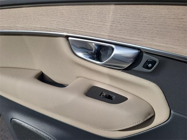 new 2026 Volvo XC90 car, priced at $71,825