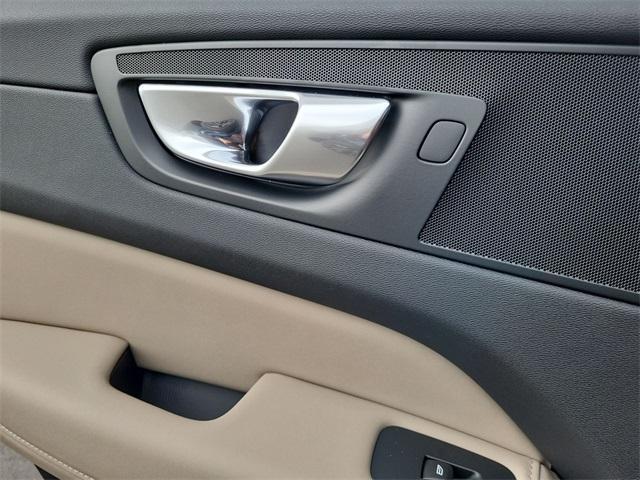 new 2026 Volvo XC60 Plug-In Hybrid car, priced at $69,285